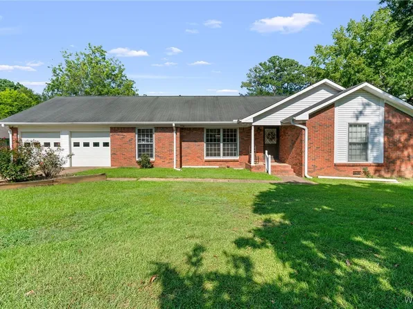 13609 Apple Ln, Northport, AL 35475