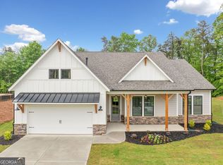 214 Summit View Ln, Ellijay, GA 30540