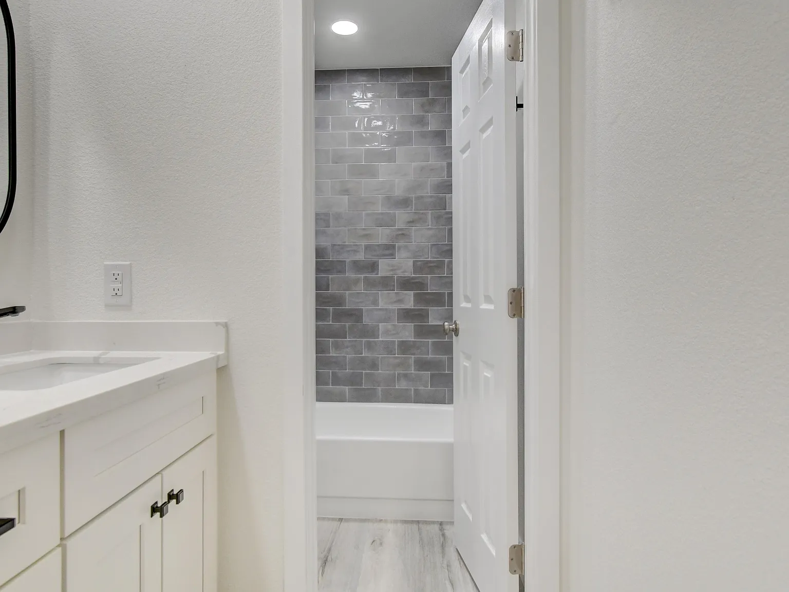 4 bed, 3.0 bath, 1437 sqft, $849 — Photo 4