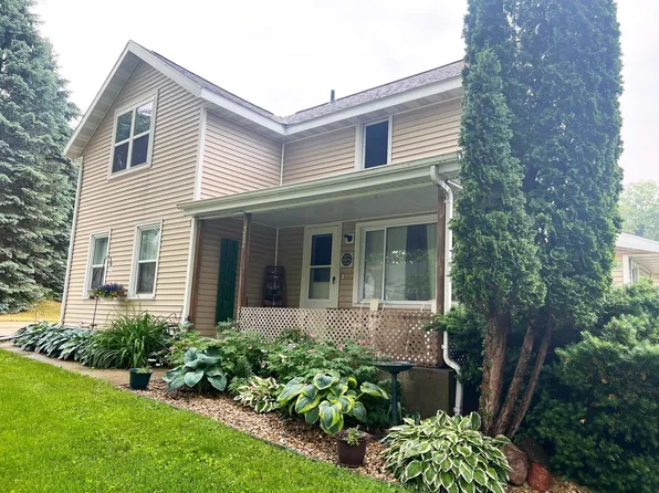 312 & 312-1/2 N Madison St, Cambria, WI 53923