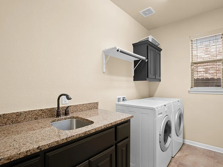 11704 Palisades Pkwy — Photo 15