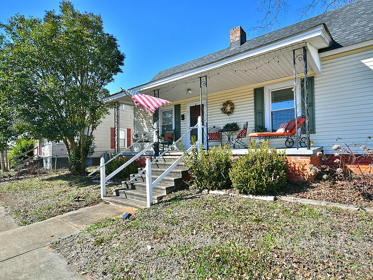 85 Allen St — Photo 30