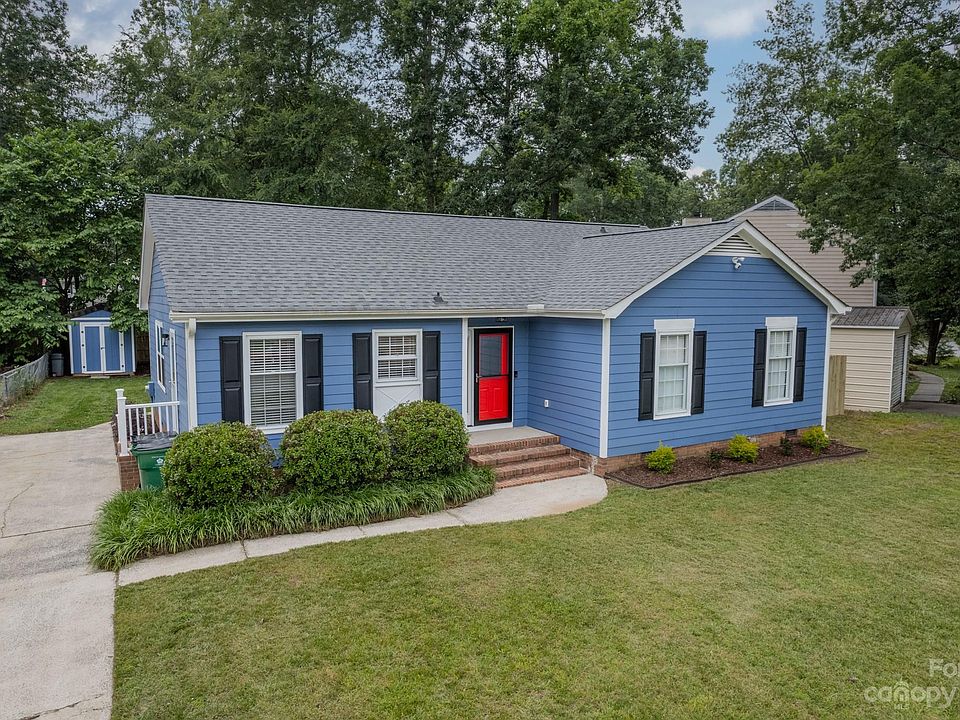 1st image of 7622 Applewood Ln