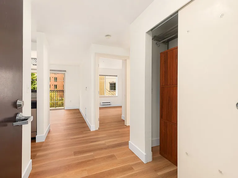 700 E Denny Way #404 — Photo 3