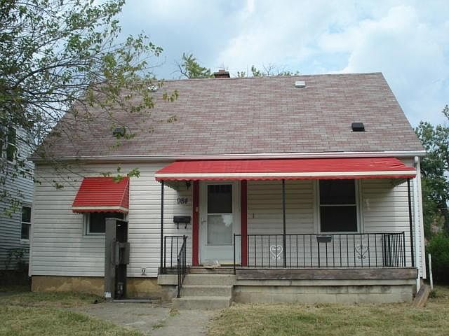 1st image of 984 E 17th Ave