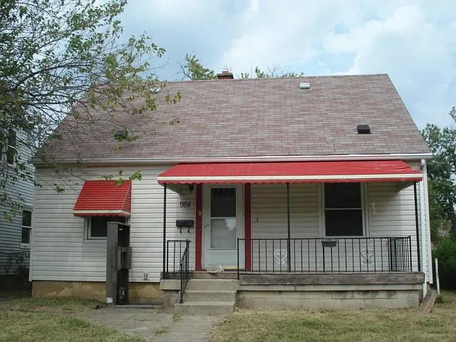 984 E 17th Ave photo 1