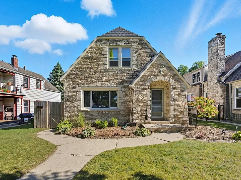 5733 W Fillmore Dr #5733