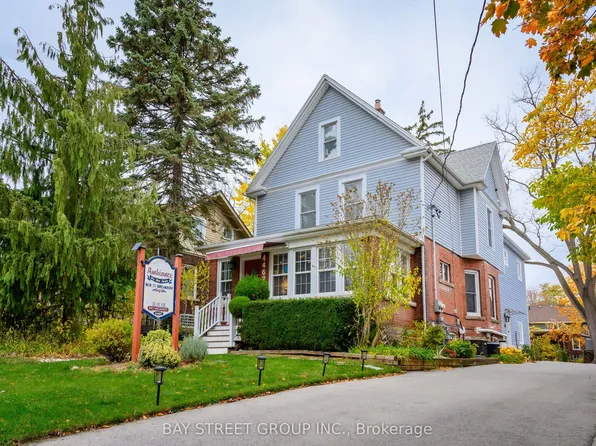 4467 John St, Niagara Falls, ON L2E 1A4