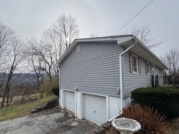 6 Van Buren Ave, Vernon Twp., NJ 07462