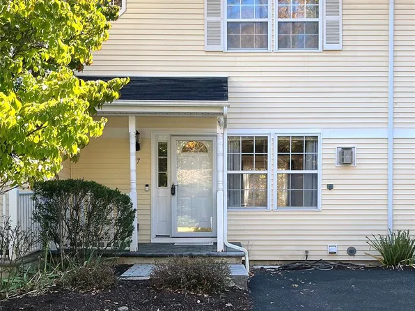 17 Lake Ridge Drive, Middletown, NY 10940