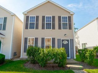 1649 Linden Park Ln, Aurora, IL 60504