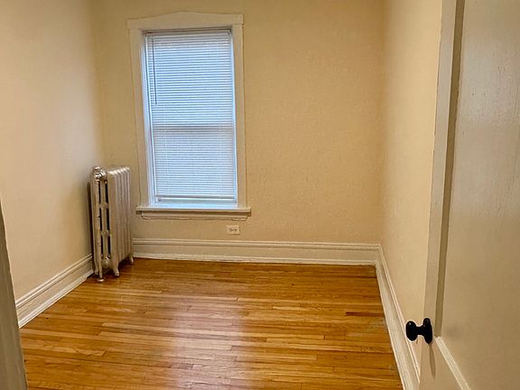 3rd image of 7510 N Hoyne Ave APT 3