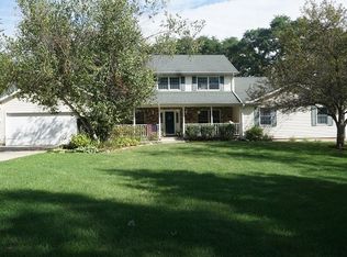 565 Wolverine Rd, Dixon, IL 61021