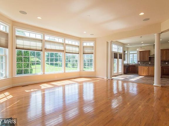 5th image of 43440 Riverpoint Dr