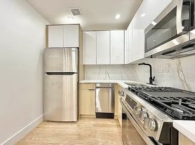 974 Dekalb Ave