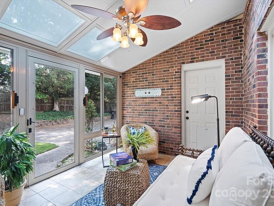1st image of 2512 Barrington Ct