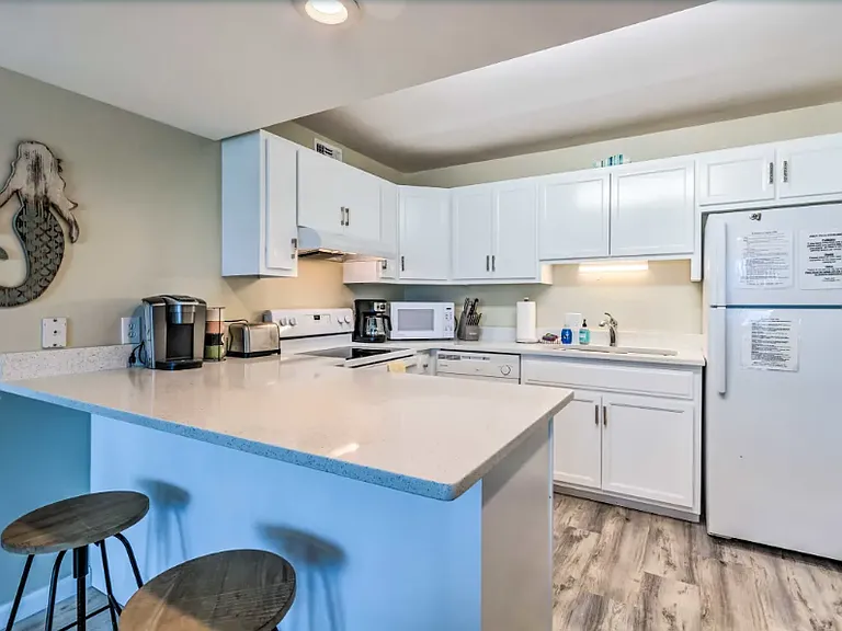 667 Nautilus Ct #105 — Photo 4