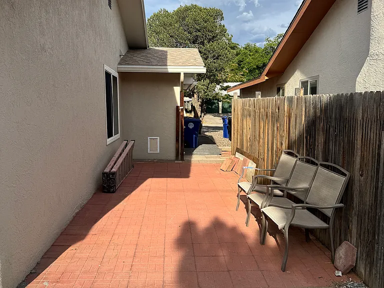 841 Marie Park Dr NE — Photo 3