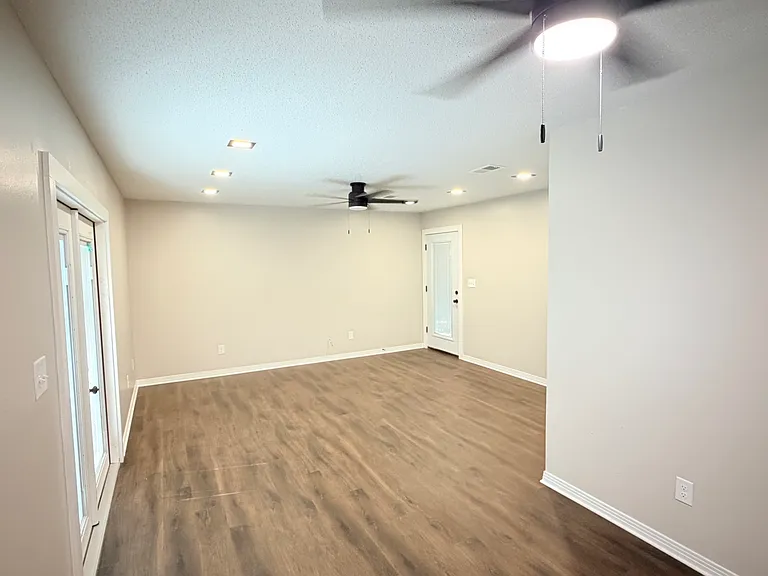 1200 Pinnacle Cir #A — Photo 3