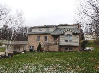 119 Mingo Circle Dr, Finleyville, PA 15332