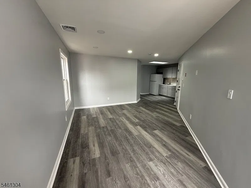 3 bed, 1.0 bath, $2,500 — Photo 2