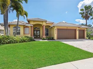 2205 Hampstead Ct, Lehigh Acres, FL 33973