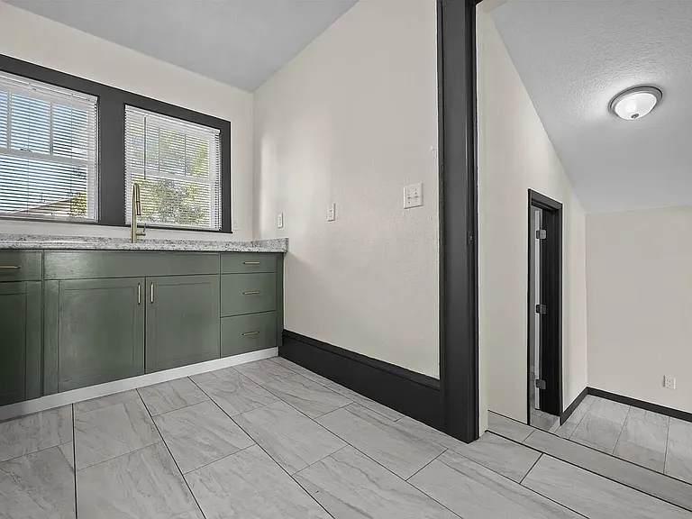 2923 Rosselle St — Photo 24