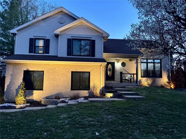 107 Sundown Dr, Wood River, IL 62095