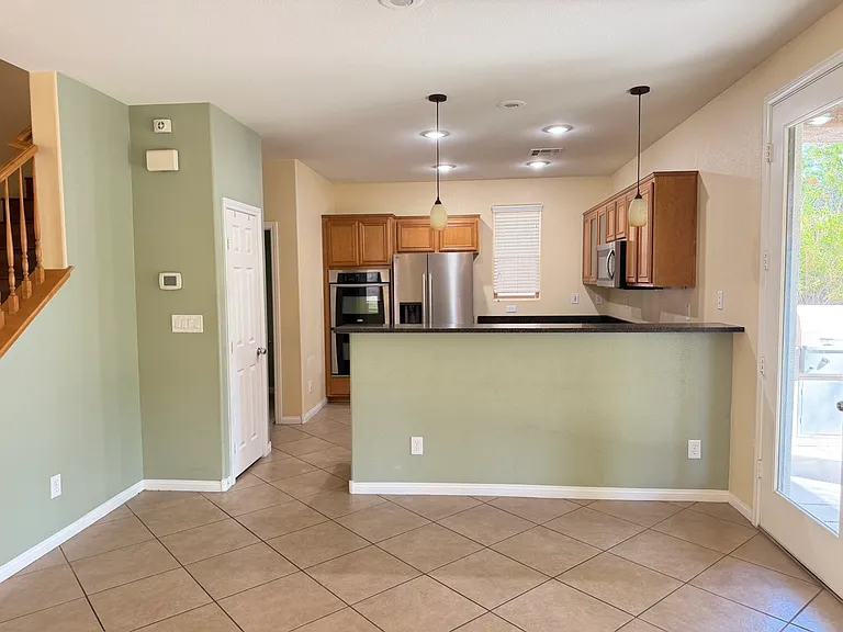5450 Pinecroft Dr — Photo 4