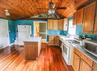 90 Perry Ave, Stoughton, MA 02072