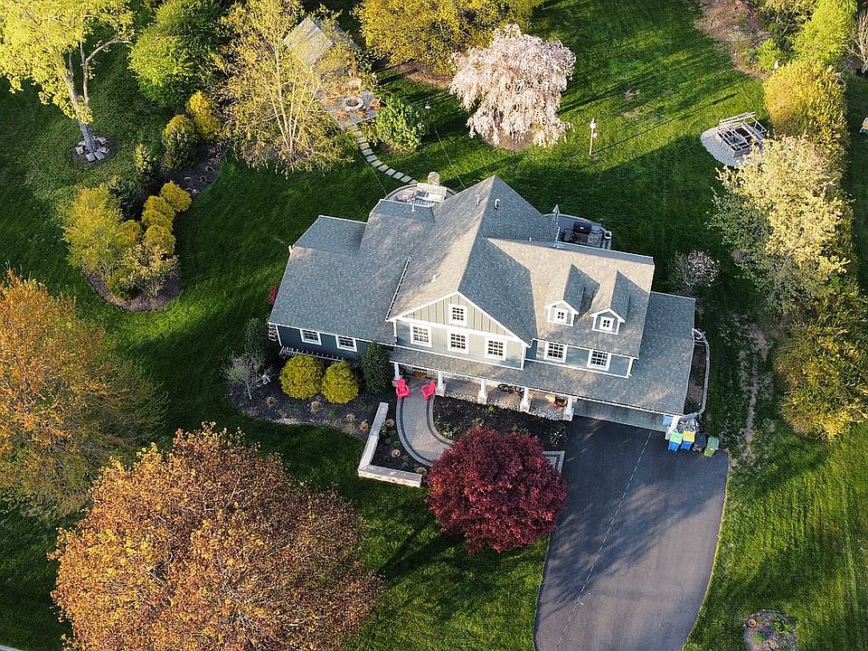 2nd image of 65 Fairview Dr S