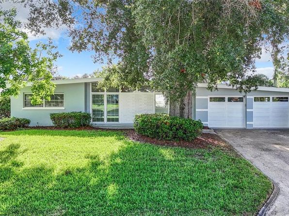 161 Overbrook St W, Belleair Bluffs, FL 33770
