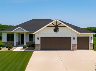 2321 NW 49th Ter, Topeka, KS 66618