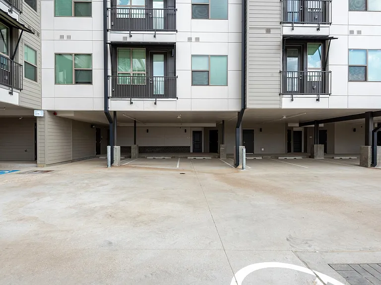 Motor City Apartments — Photo 46