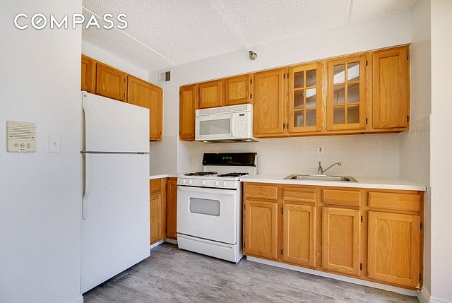 2nd image of 800 Bergen St APT 7A
