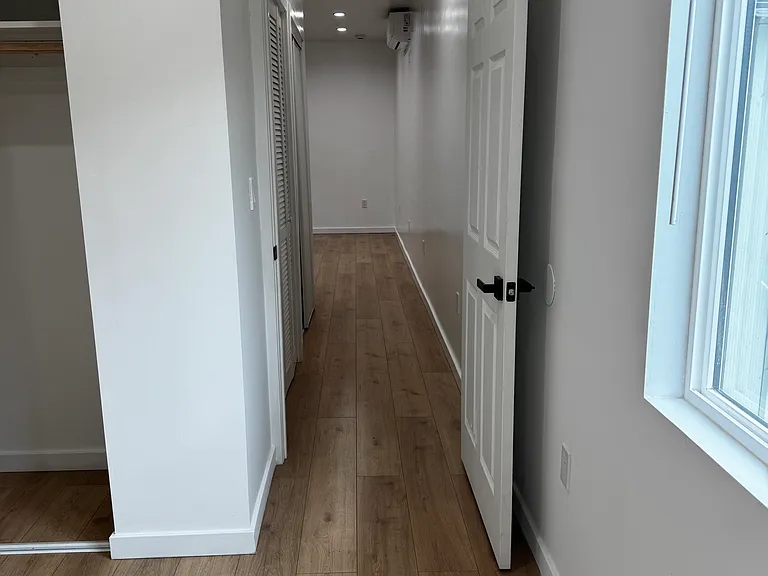 9431 Nagle Ave — Photo 6