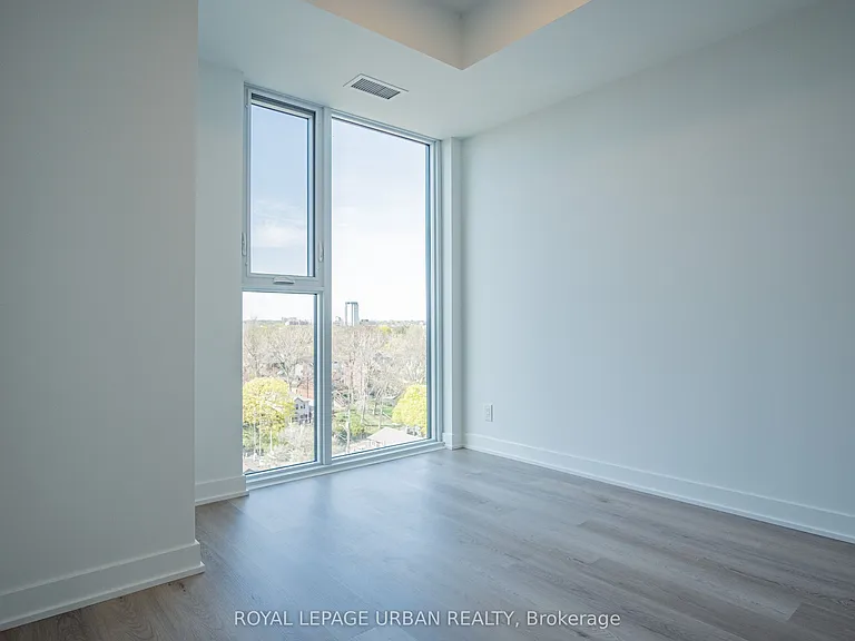 1660 Bloor St W #913 — Photo 8
