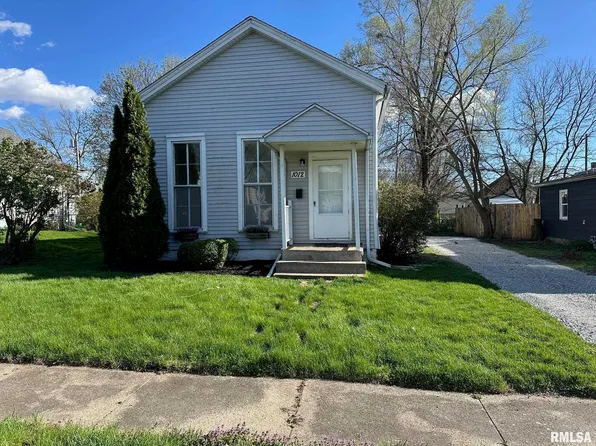 1012 Market St, Pekin, IL 61554