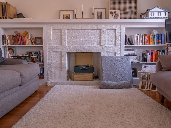 3rd image of 3819 W Wrightwood Ave #3