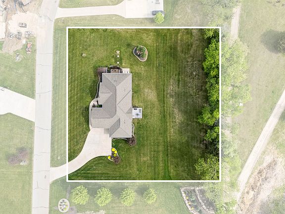2nd image of 17400 Ballymore Ln