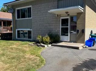 975 Sproule St #2, Ottawa, ON K1Z6M2