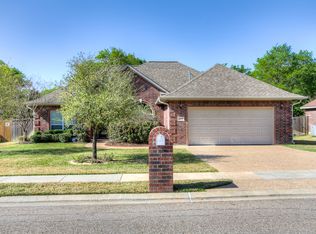 2723 Colony Village Dr, Bryan, TX 77808