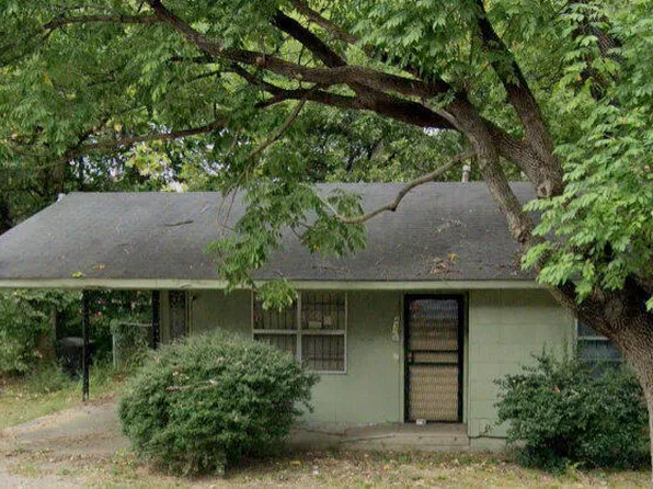 437 2nd St, Greenville, MS 38701