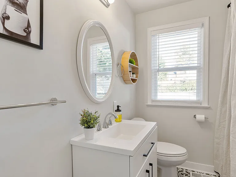 8702 Claymont Dr — Photo 16