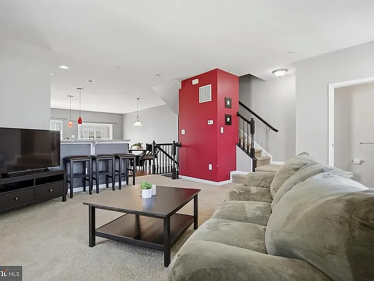 111 Sandpiper Ct — Photo 8