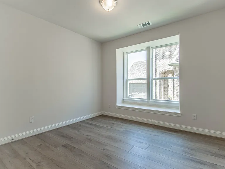 1010 Hunters Creek Dr — Photo 5