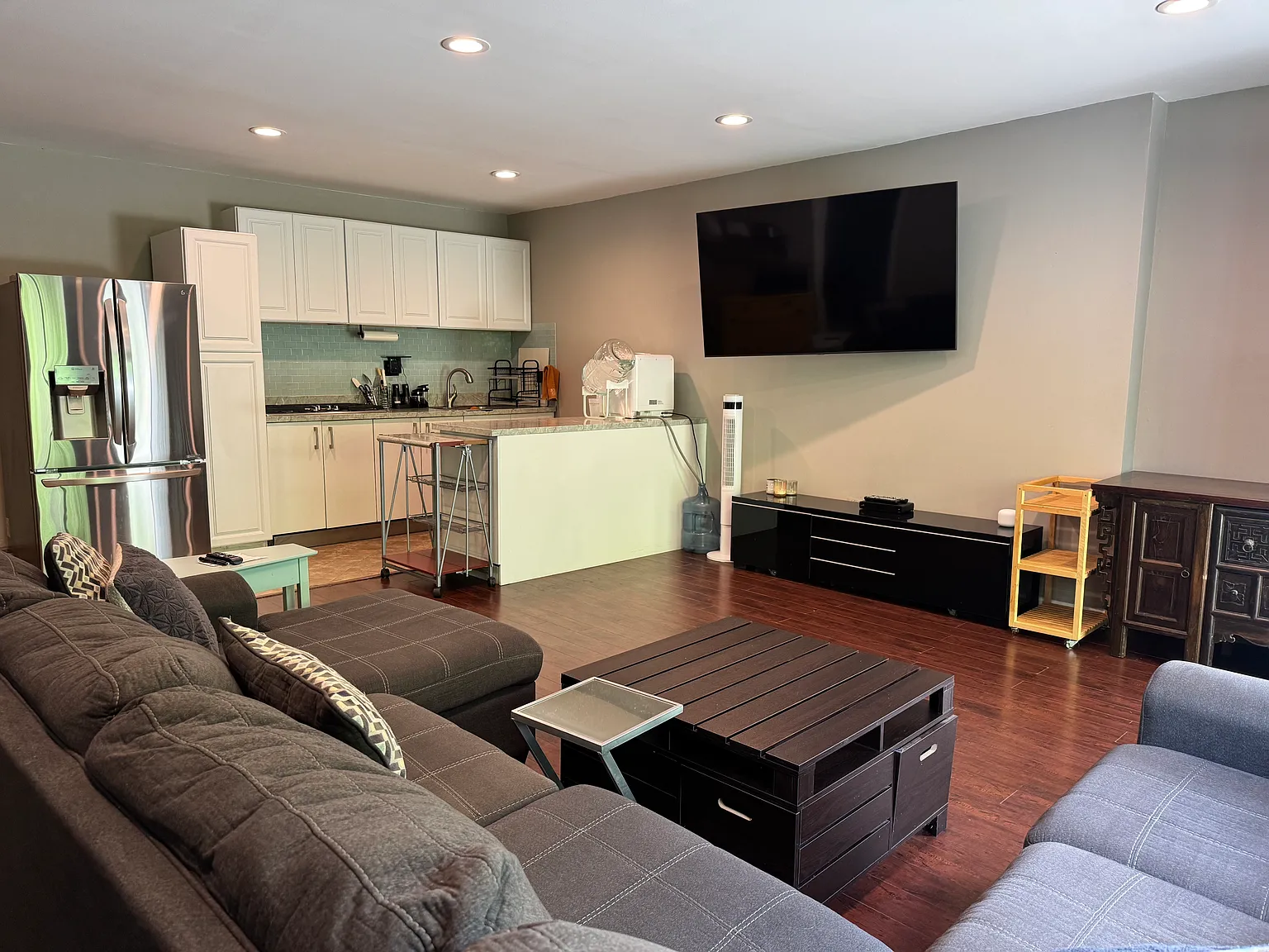 1 bed, 850 sqft, $2,600 — Photo 2