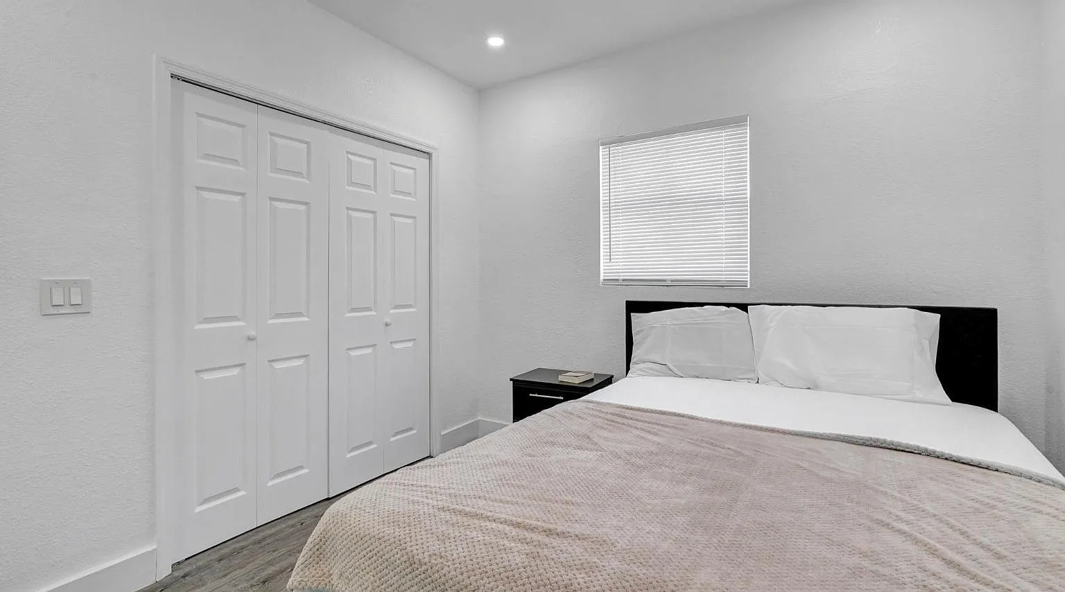 4 bed, 4.0 bath, 2661 sqft, $1,191 — Photo 2