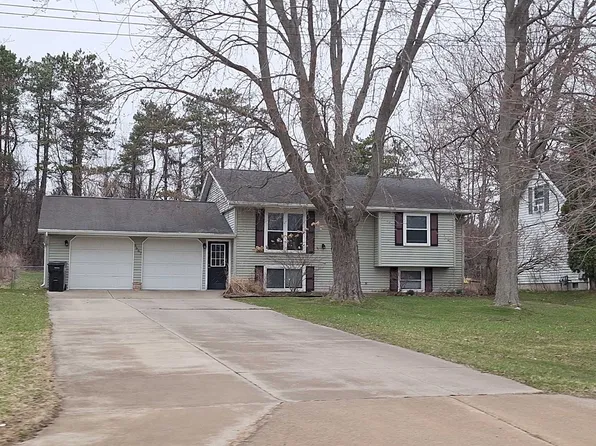 5667 Landsburg Rd, Fennville, MI 49408