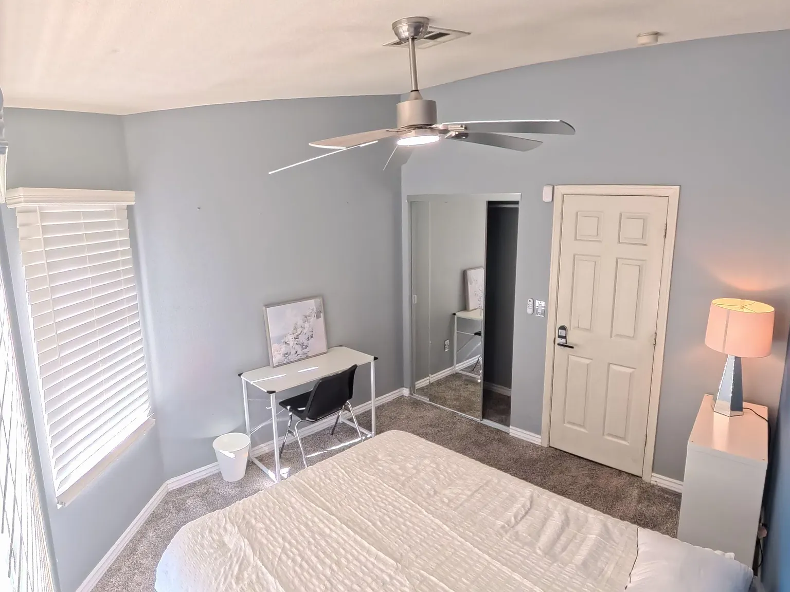 4 bed, 2.5 bath, 1967 sqft, $1,009 — Photo 3